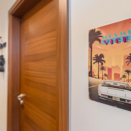 Miami Vice Apartment With Balcony Budapest Exterior foto