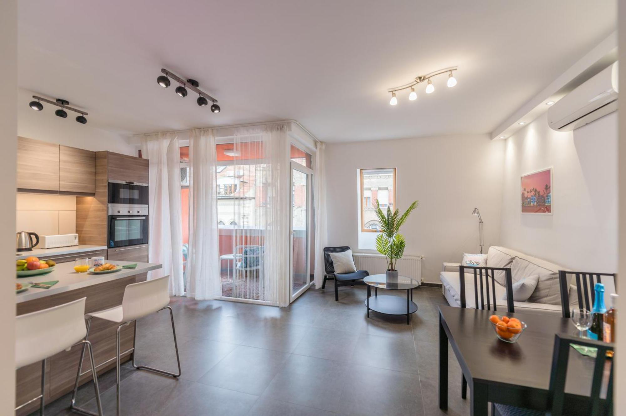 Miami Vice Apartment With Balcony Budapest Exterior foto