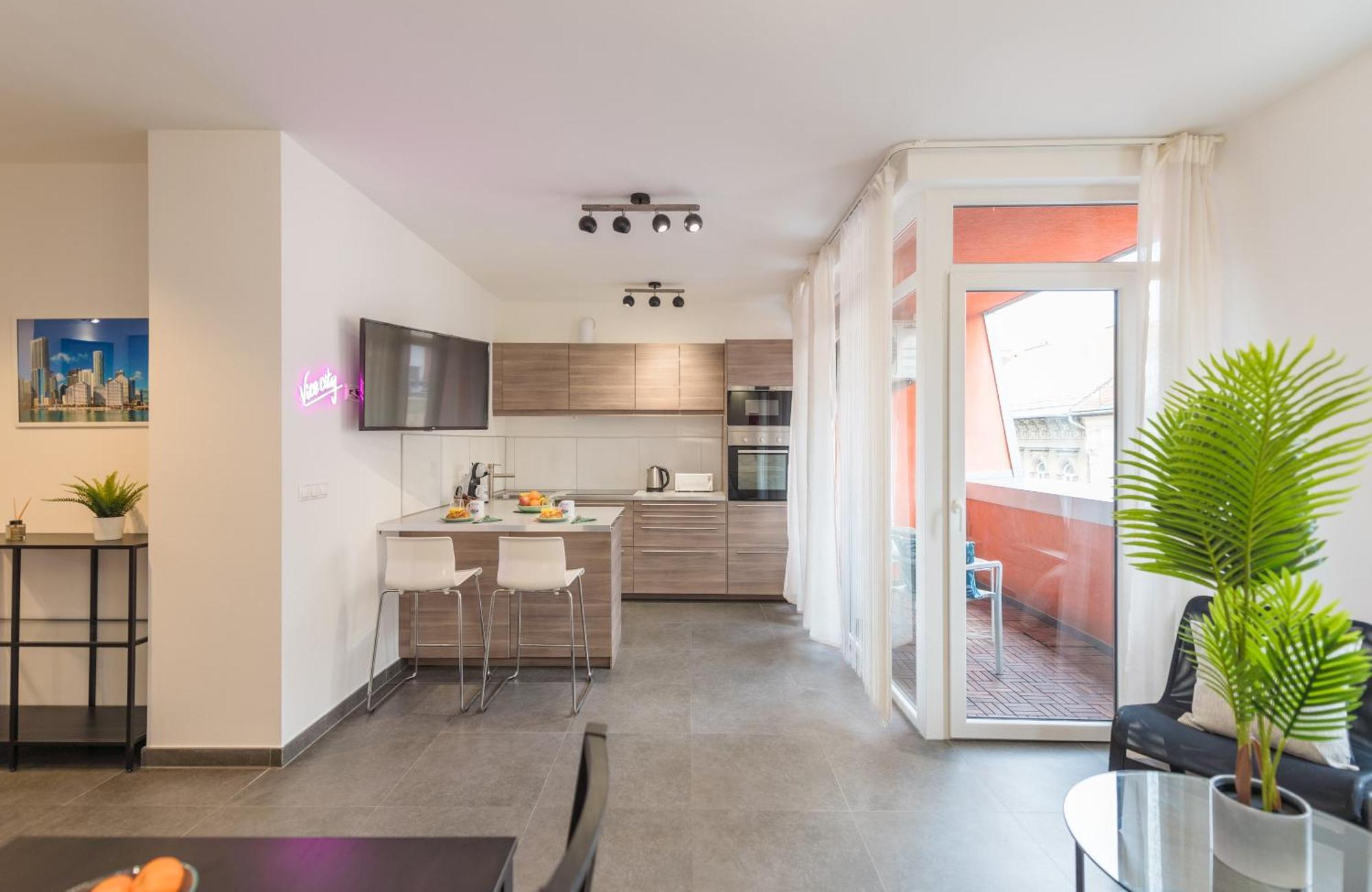 Miami Vice Apartment With Balcony Budapest Exterior foto