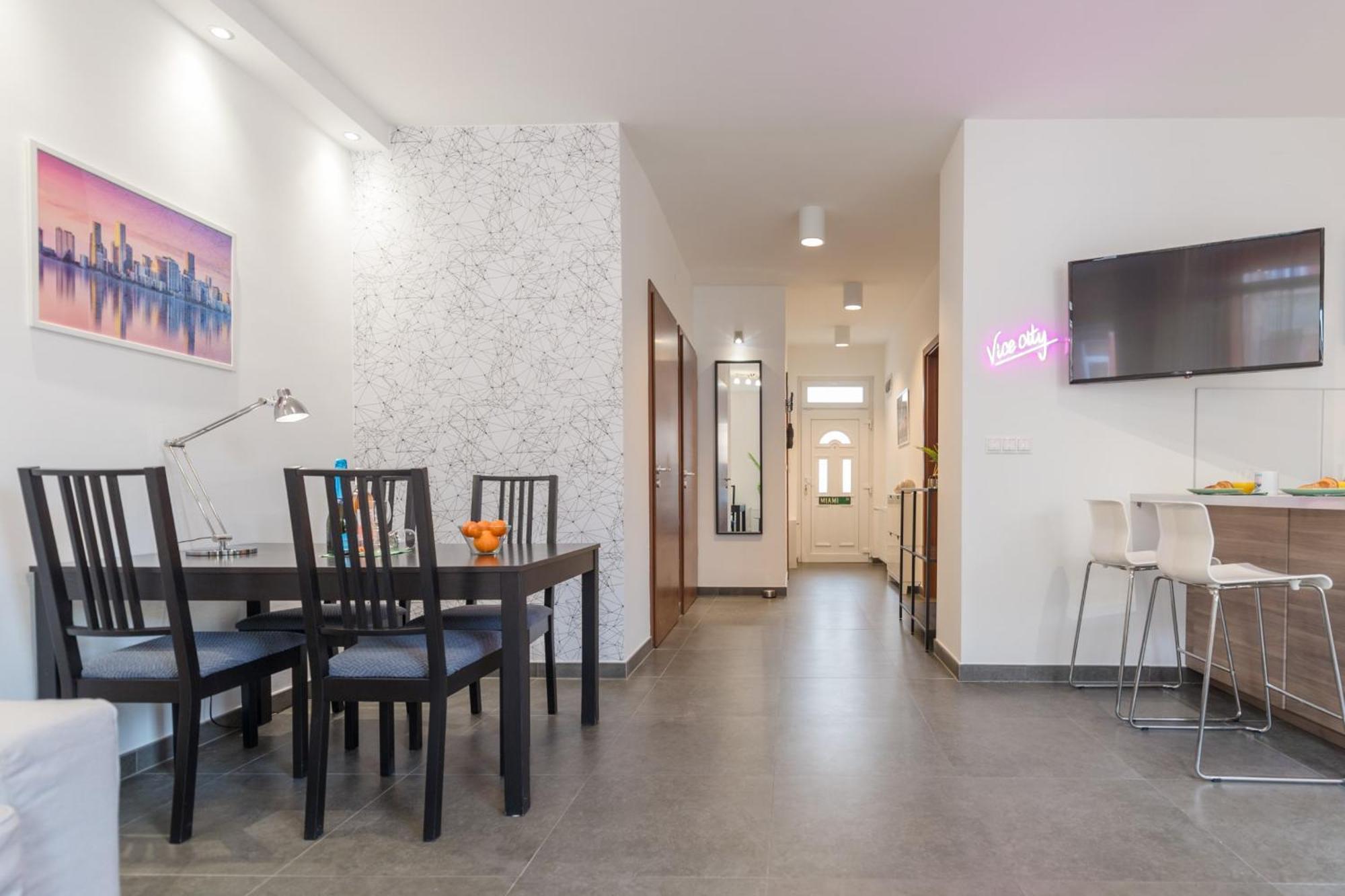 Miami Vice Apartment With Balcony Budapest Exterior foto
